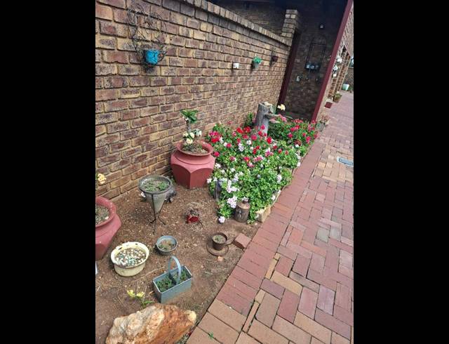 2 BEDROOM TOWNHOUSE FOR SALE IN TERENURE